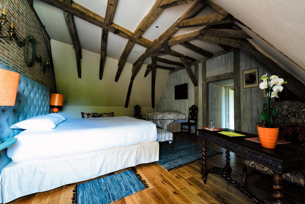 Les Chambres D'Hotes Du Chateau De Saint-Georges Habitación foto